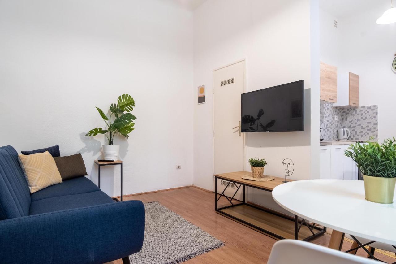 Very Central 1-Br Apt With Patio Apartment Budapest Ngoại thất bức ảnh