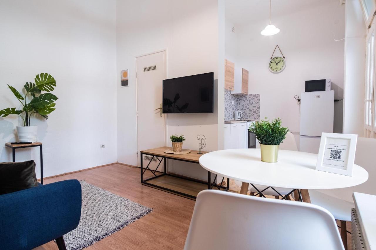 Very Central 1-Br Apt With Patio Apartment Budapest Ngoại thất bức ảnh